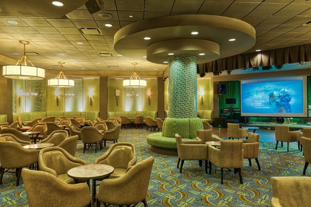 VillaRoma MartysLounge withstage 1